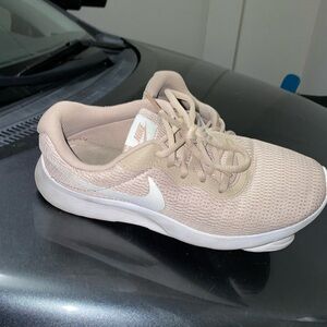 Nike Women's Beige Sneakers